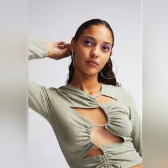 NWT H&M DIVIDED CUT-OUT TOP SECTIONS WITH DRAWSTRING LONG SLEEVE SIZE L - Picture 4 of 7